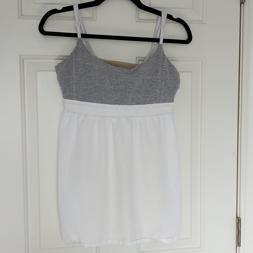 ❌SOLD❌LuluLemon Back on track Tank Size 10 White